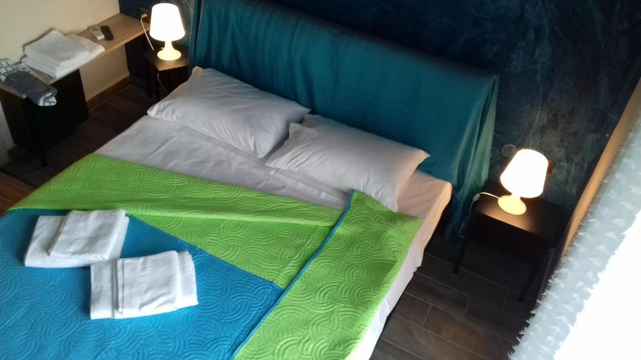 Kostas Family Rooms スタブロス エクステリア 写真